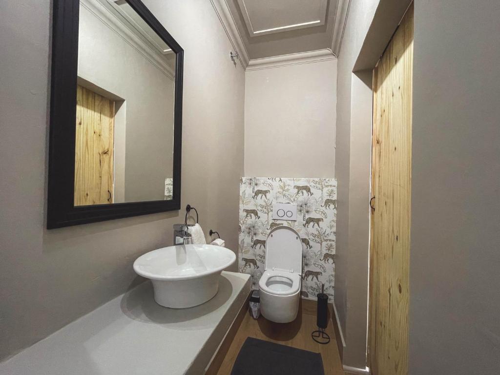 Le Bezz Guesthouse - Double Room - Balcony Interleading 6