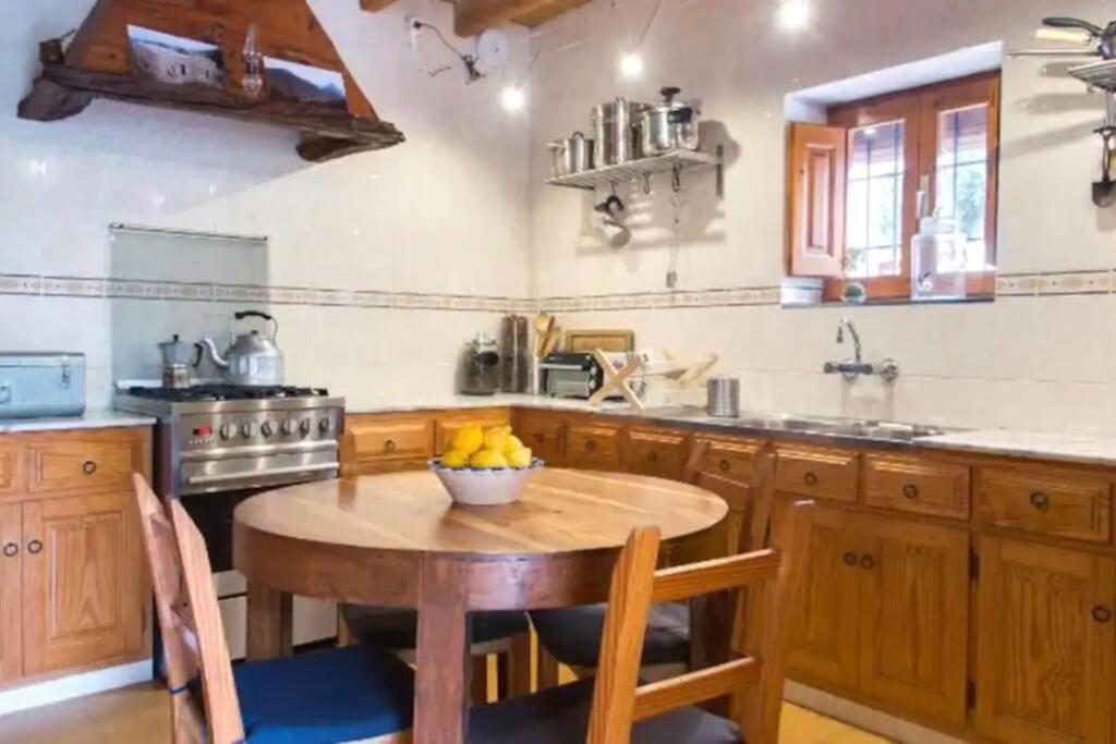 A kitchen or kitchenette at CASA IBICENCA EN CALA D´HORT