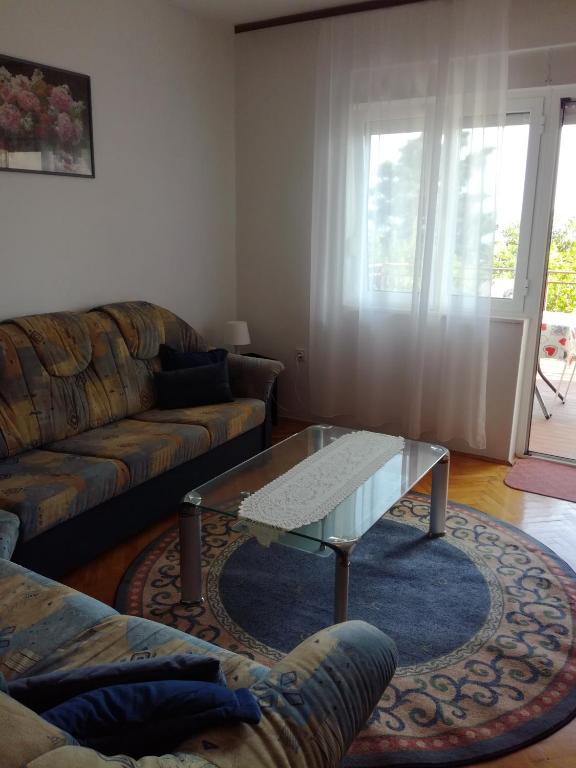 Apartments Kabalin - Apartment With Terrace