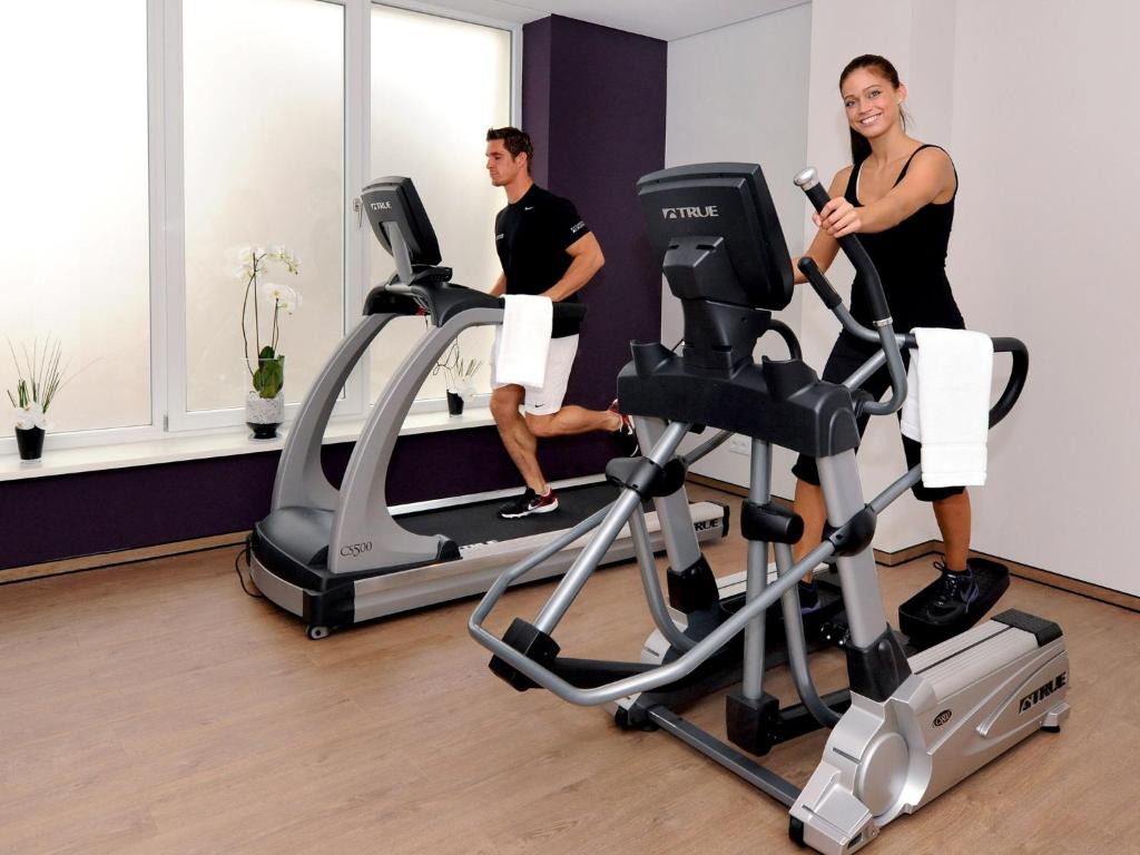 Das Fitnesscenter und/oder die Fitnesseinrichtungen in der Unterkunft Hotel Schweizer Hof