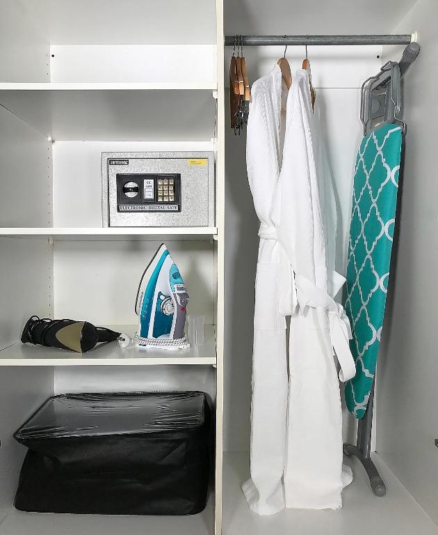 Carnmore Hotel Takapuna - Resim 37