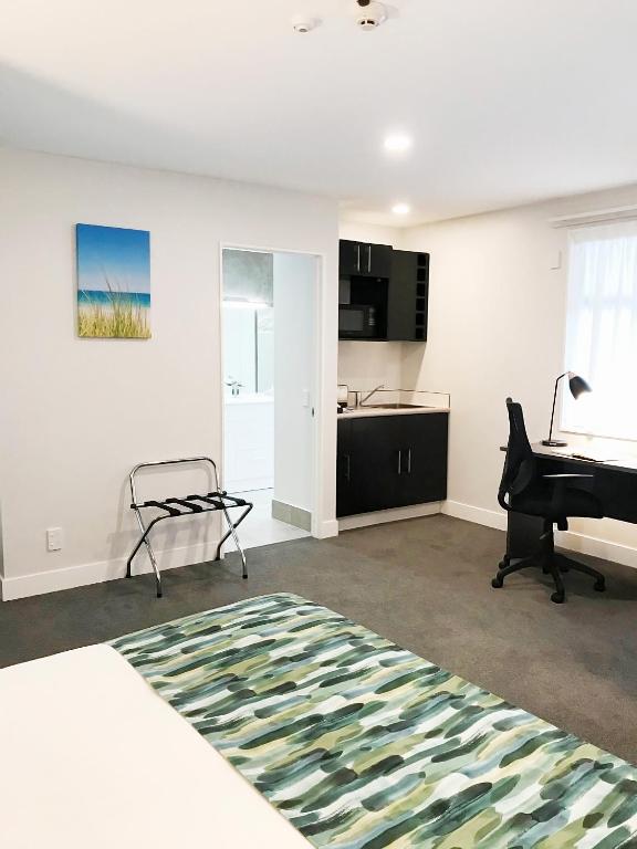Carnmore Hotel Takapuna - Resim 23