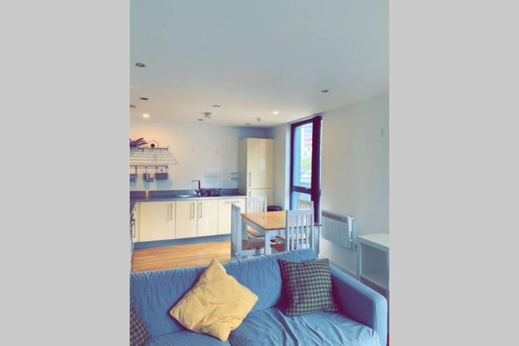 Modern 1 Bed Apartment slps 3, City centre #NO PARTIES#