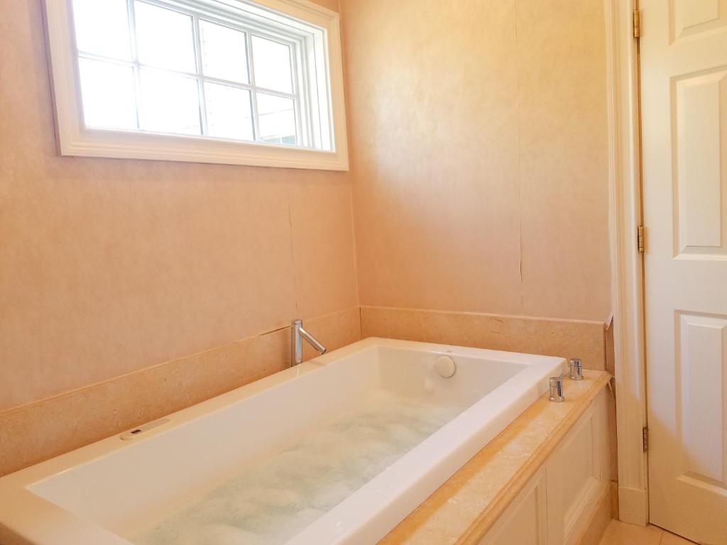 Copper Beech Inn - Superior King Room