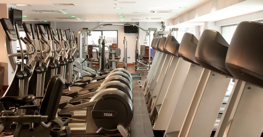 Fitness centrum a/nebo fitness zařízení v ubytování Treacys Hotel & Leisure Centre Waterford