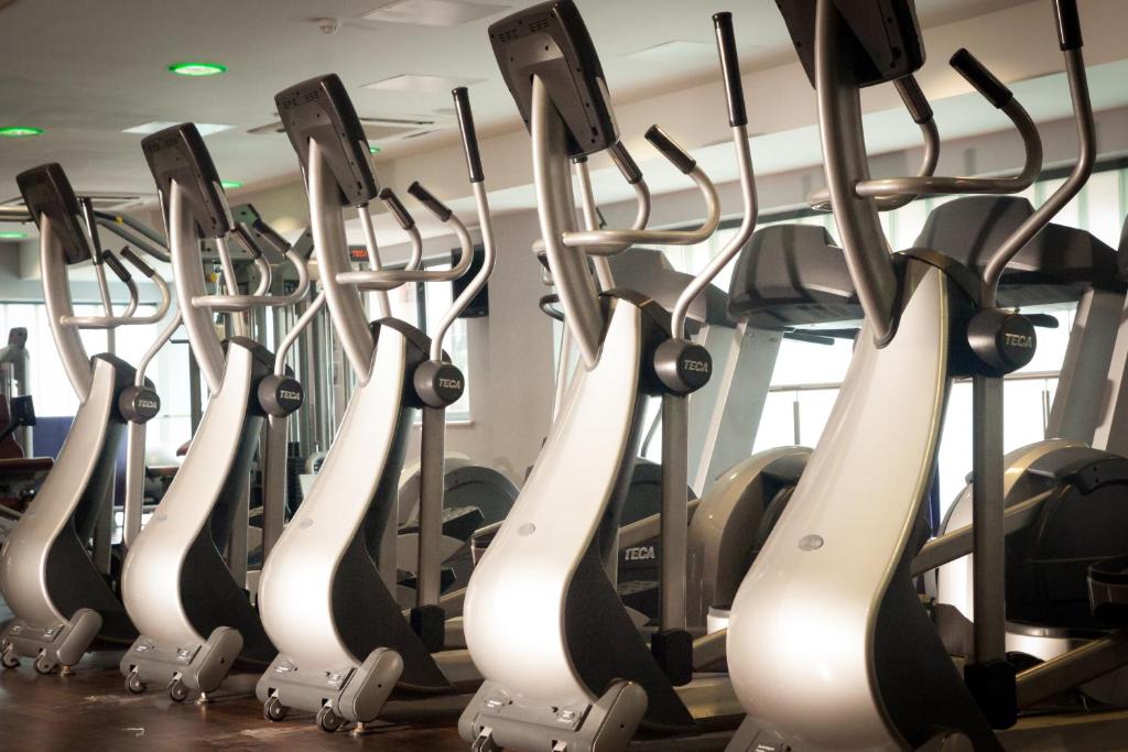 Fitness centrum a/nebo fitness zařízení v ubytování Treacys Hotel & Leisure Centre Waterford