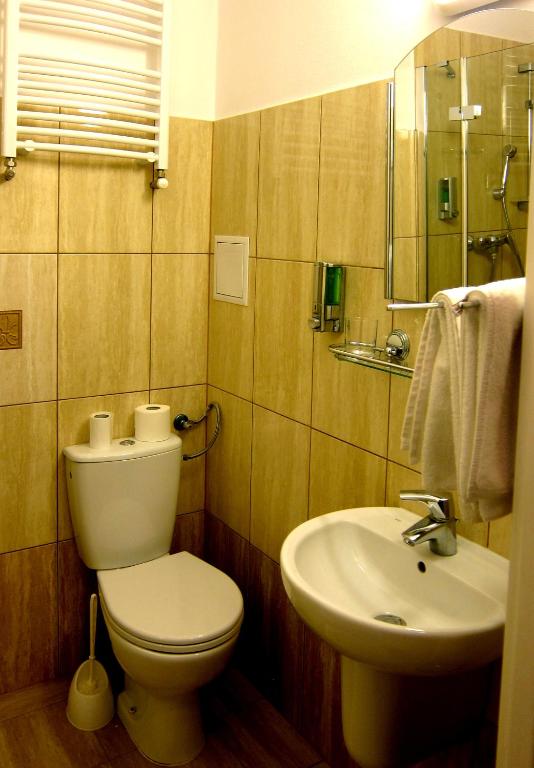 Kúpeľňa v ubytovaní Centrum Konferencyjne IBIB PAN