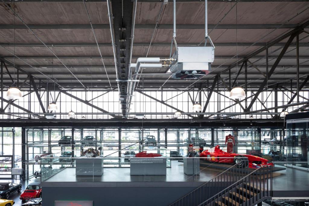 V8 Hotel Köln at MOTORWORLD - Resim 26