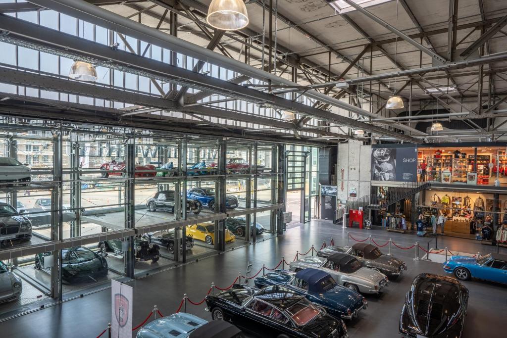 Posezení v ubytování V8 Hotel Köln at MOTORWORLD