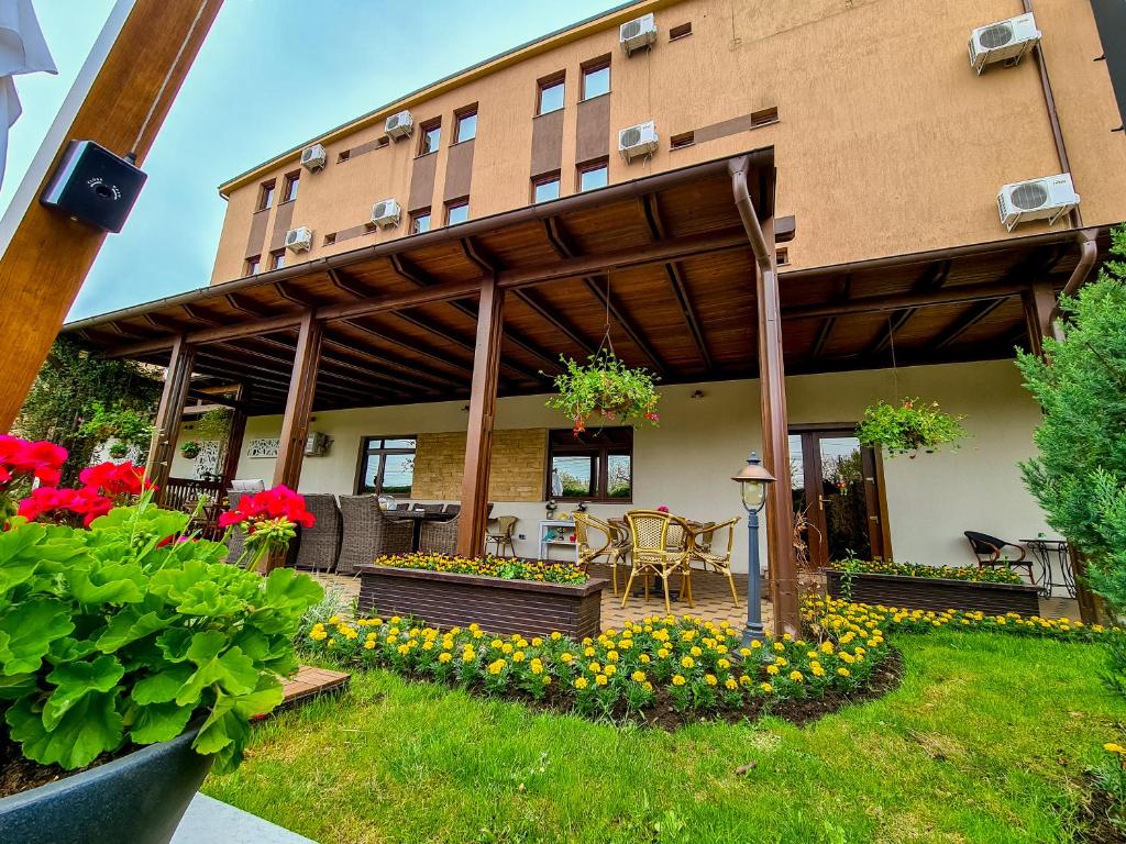 Zahrada ubytování Hotel Yarus