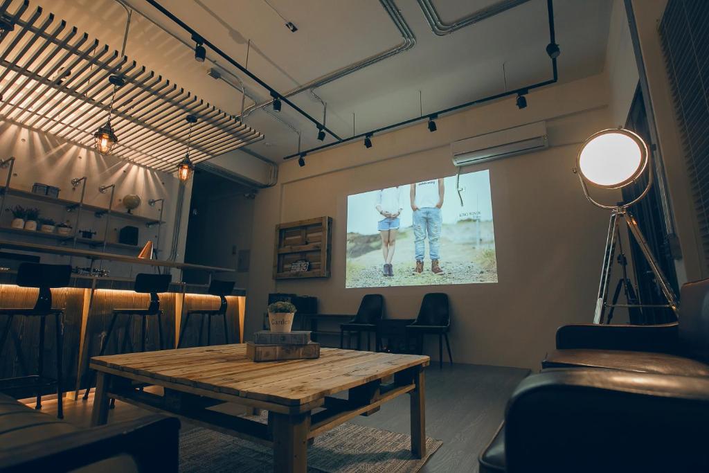 TV a/nebo společenská místnost v ubytování King Win Homestay
