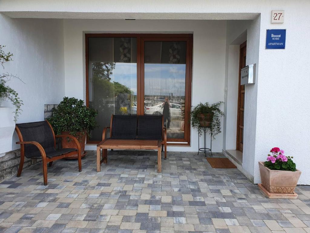 Balkón nebo terasa v ubytování Room Novakovic