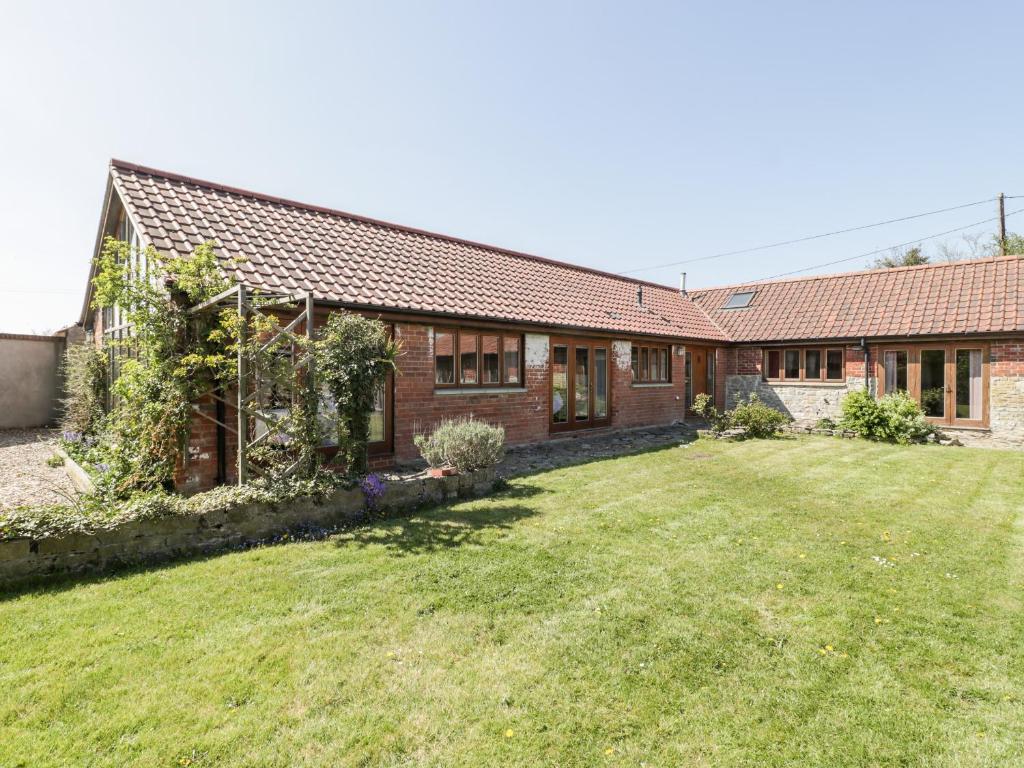 Westbrook Barn, Shepton Mallet (updated prices 2024)