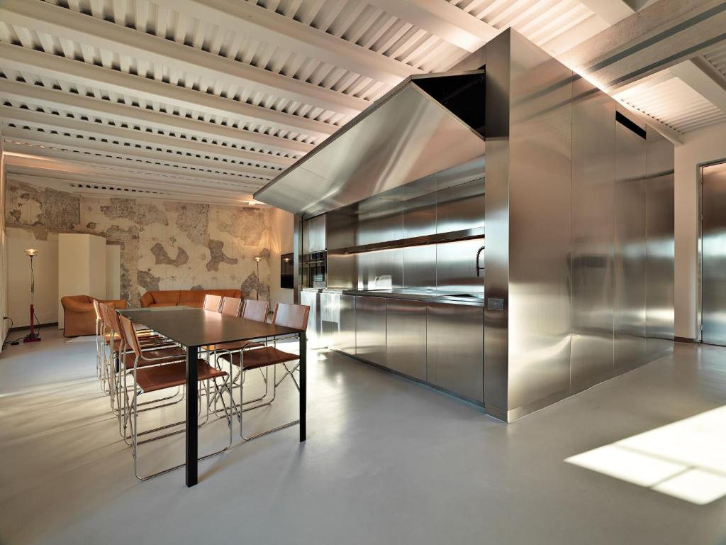 Rhinoceros - Resim 3