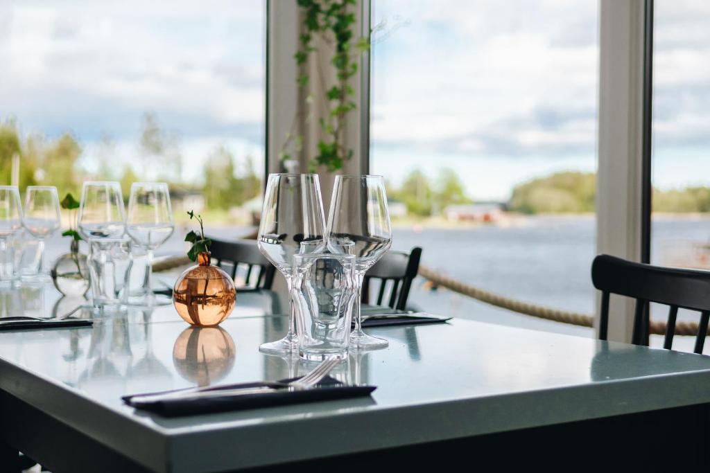 Výhled na řeku, která protéká v blízkosti hotelu