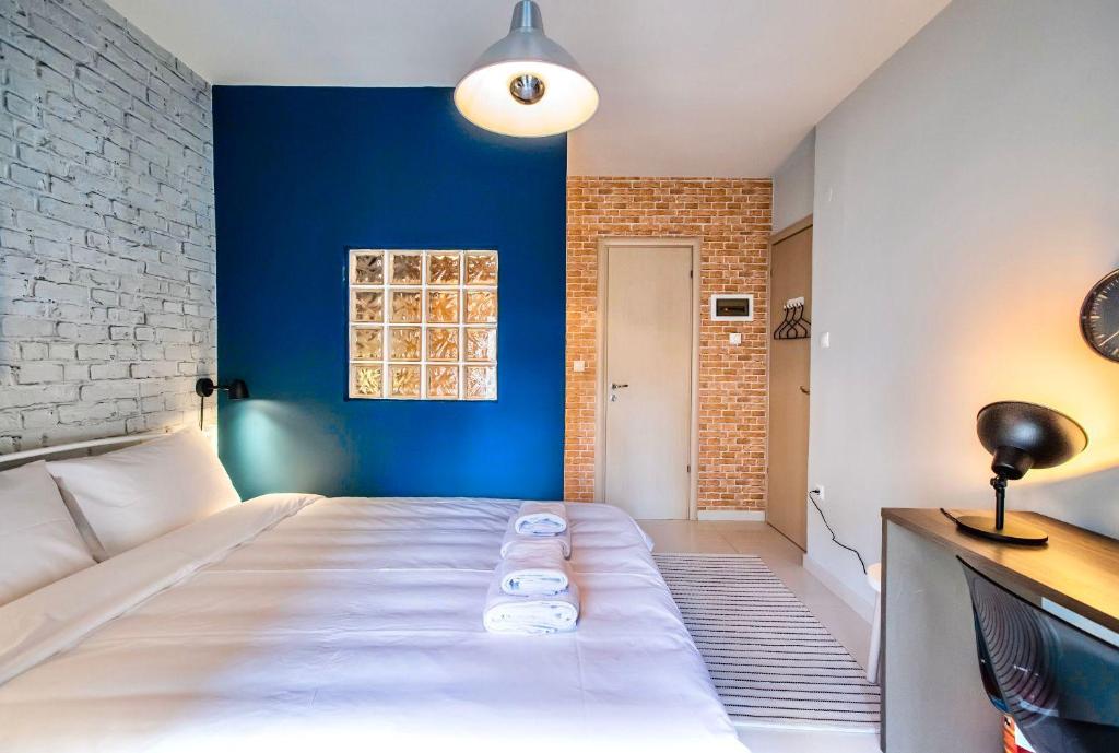 Harmony Studios by halu! Apartments - Queen Studio