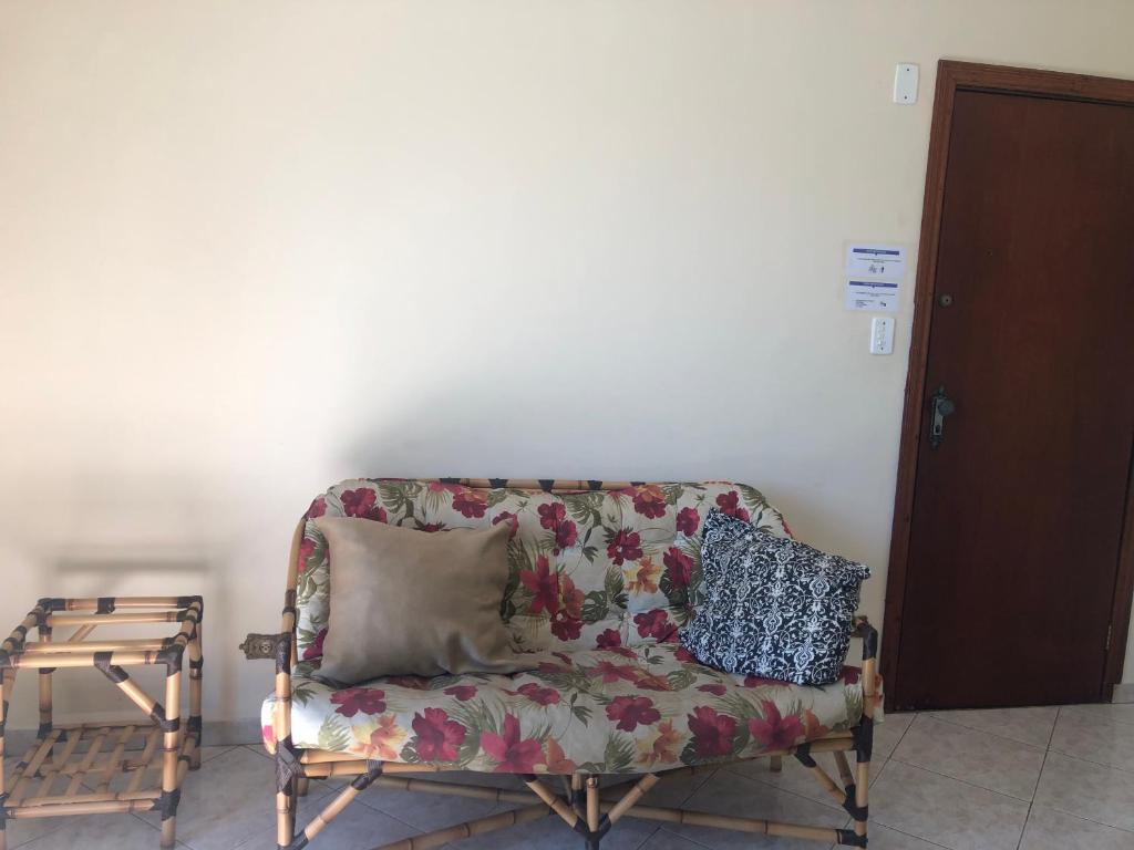  Apartamento com Varanda