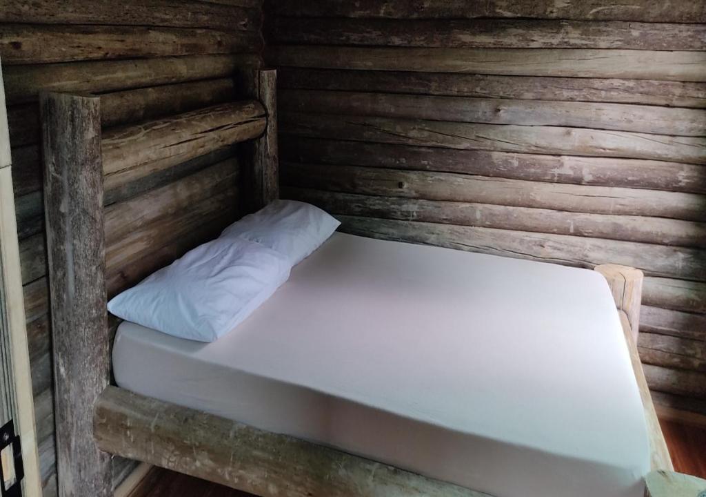  CABANA AMERICANA próxima da lagoa
