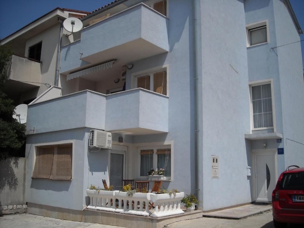 Budova, v ktorej sa apartmán nachádza