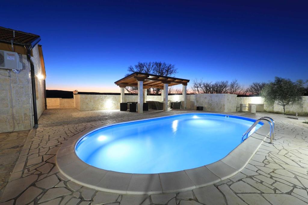 Bazén v ubytovaní Stone House Pridraga alebo v jeho blízkosti