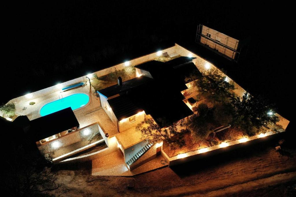 Bazén v ubytovaní Stone House Pridraga alebo v jeho blízkosti
