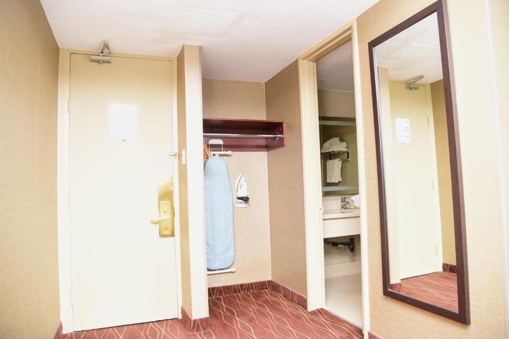 Days Inn by Wyndham Ottawa - Resim 5