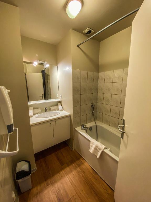 Appart'Hôtel LIDO au bord de l'eau - 18