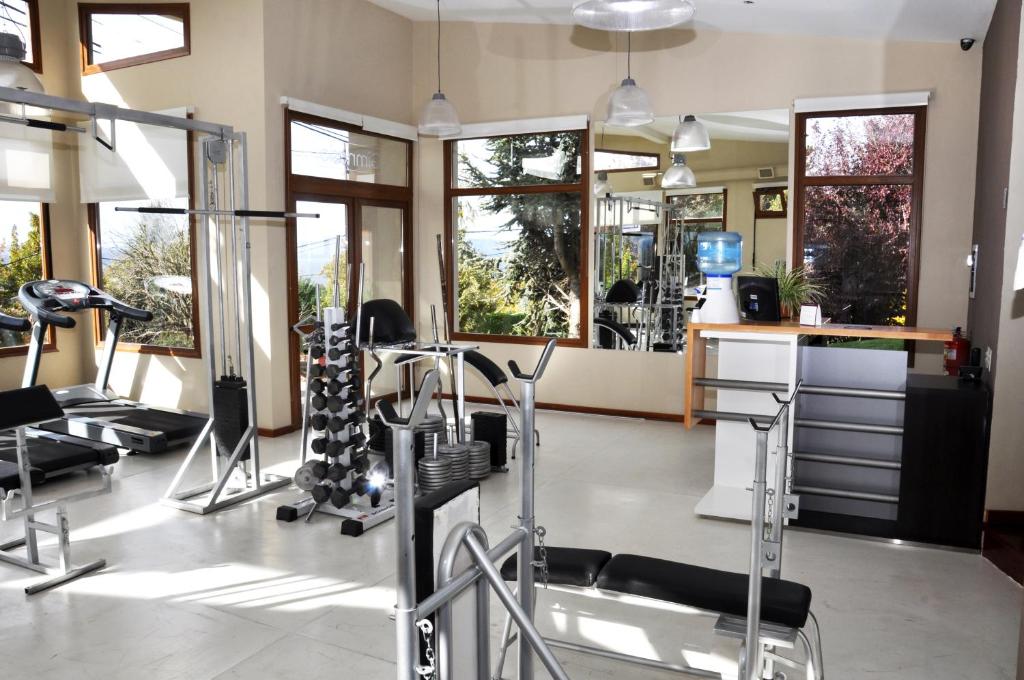 Fitness centrum a/nebo fitness zařízení v ubytování Monasterio Hotel Boutique