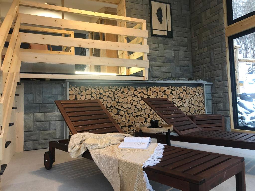 Posedenie v ubytovaní NIECH TO SZLAK B&B