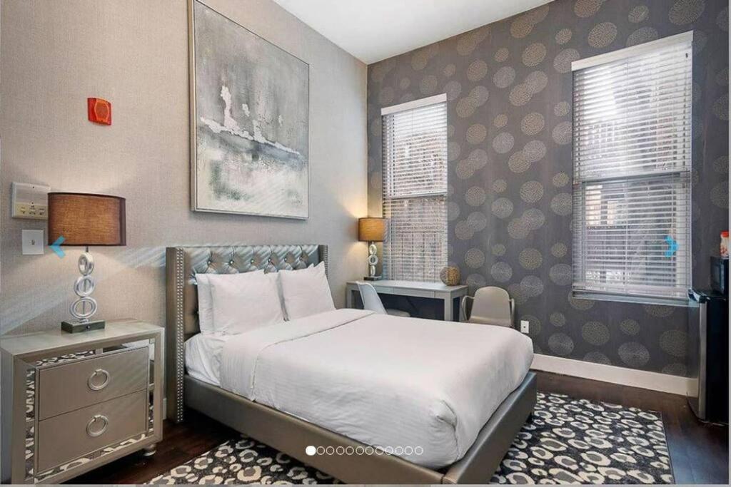 Perfect Boston Studio 3-22