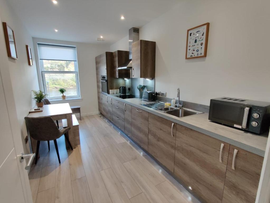 Stunning 2 Bedroom River View Apartment photo