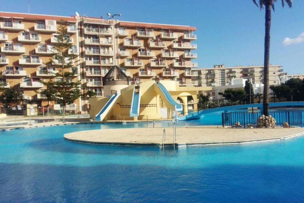 Basen w obiekcie Jupiter Beach Estudio lub w pobliżu