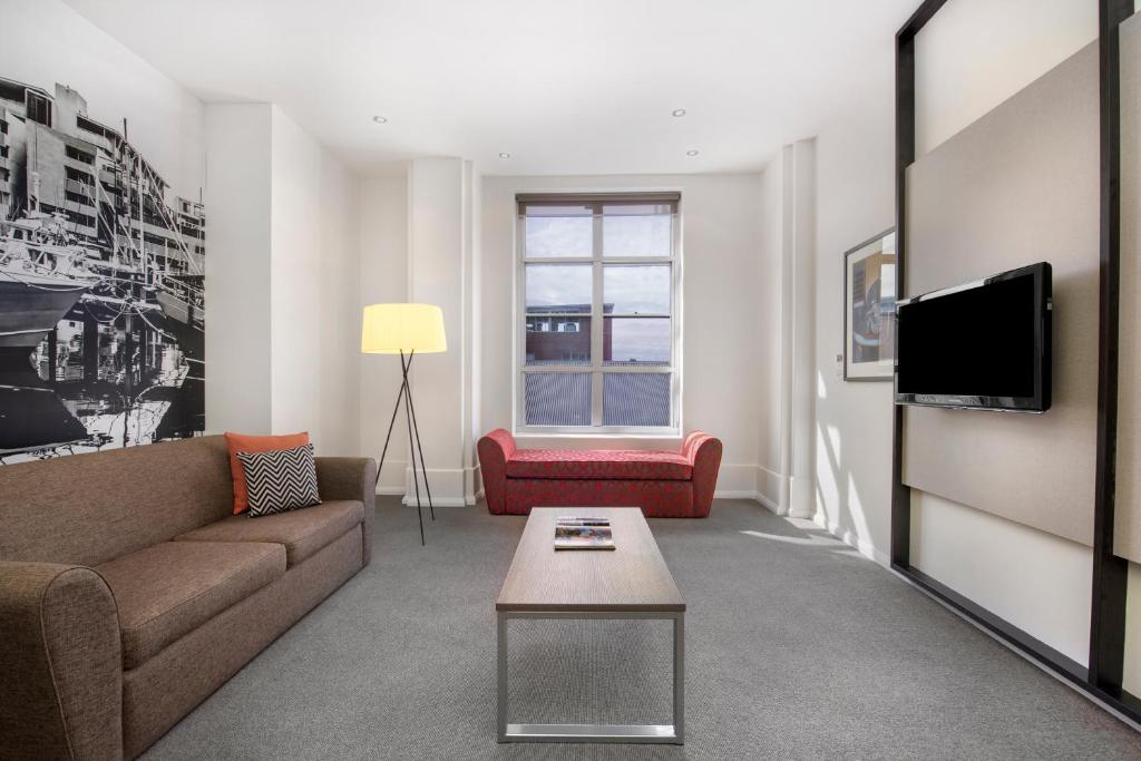 Mantra One Sandy Bay Road - Resim 5