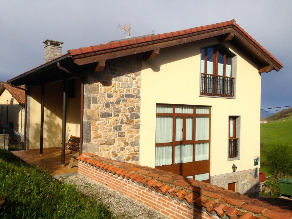 Casa Rural La LLosina, Demués, Spain - Booking.com