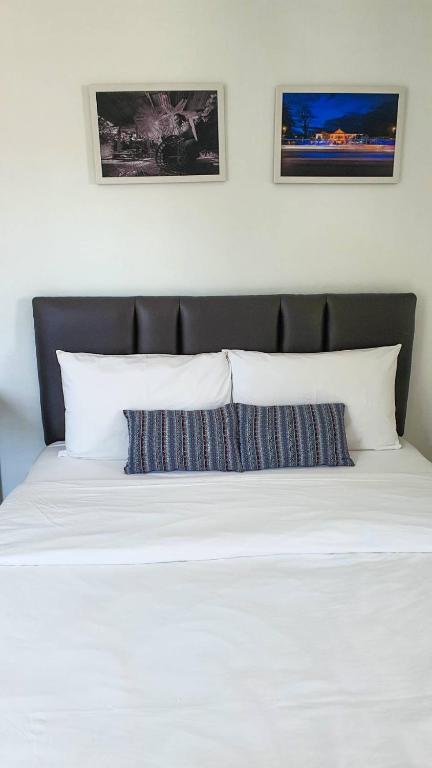 Baan Ploy Inn 2 Chiang Mai Updated 2022 S Baan Ploy Inn 2 Chiang Mai Updated, Mirror Above Bed Reddit