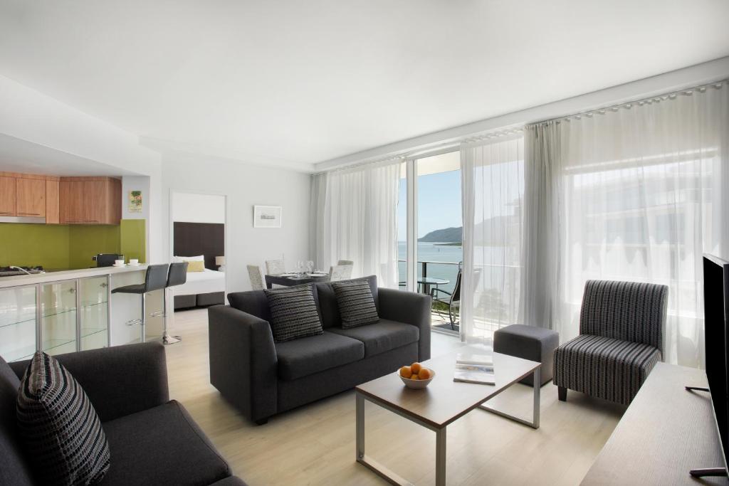 Mantra Trilogy - Resim 4