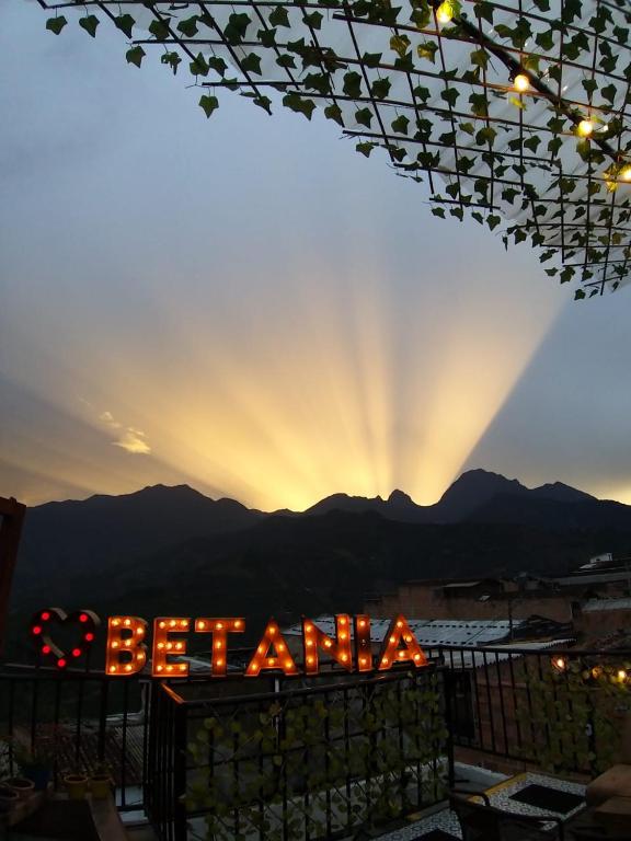 Farallones Apartahotel - Betania