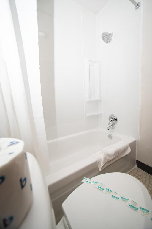Ein Badezimmer in der Unterkunft Shady Rest Motel