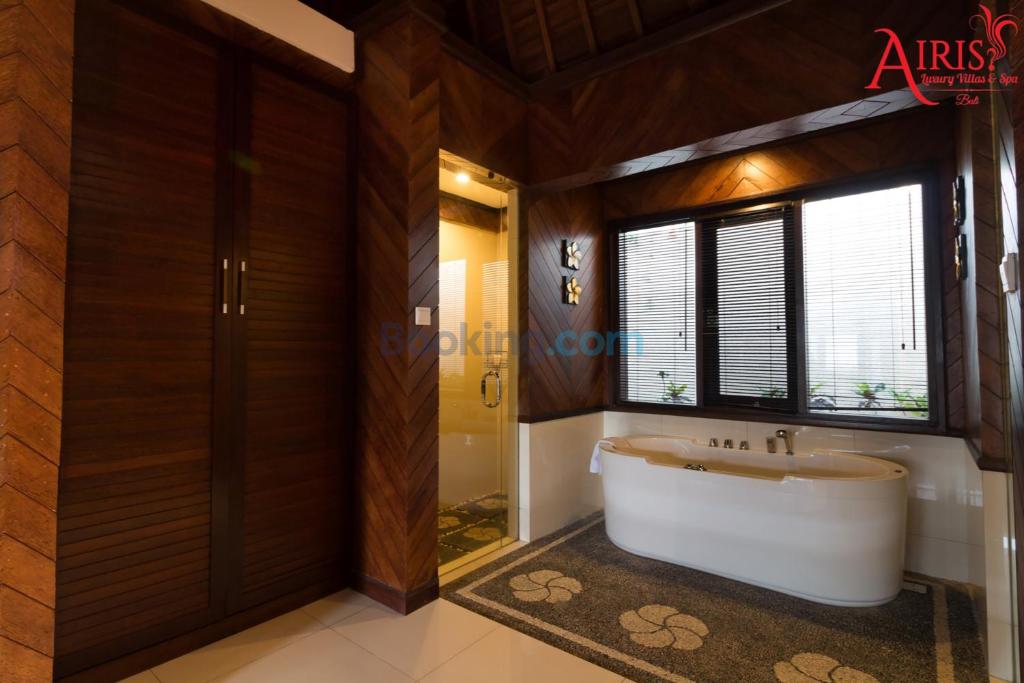 Airis Luxury Villas and Spa - 8