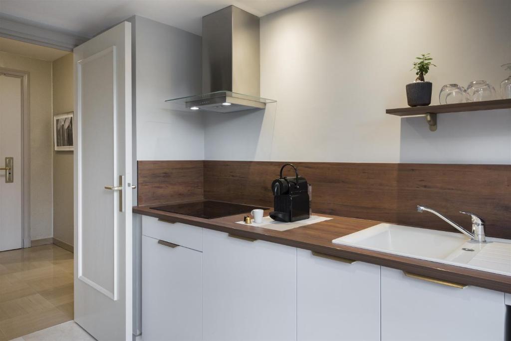 Warwick Reine Astrid - Lyon - Resim 32