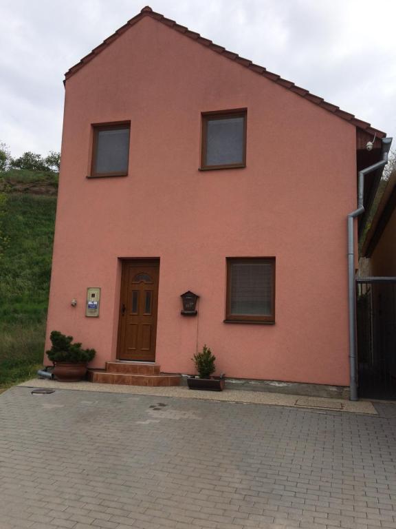 Budova, kde se prázdninový dům nachází