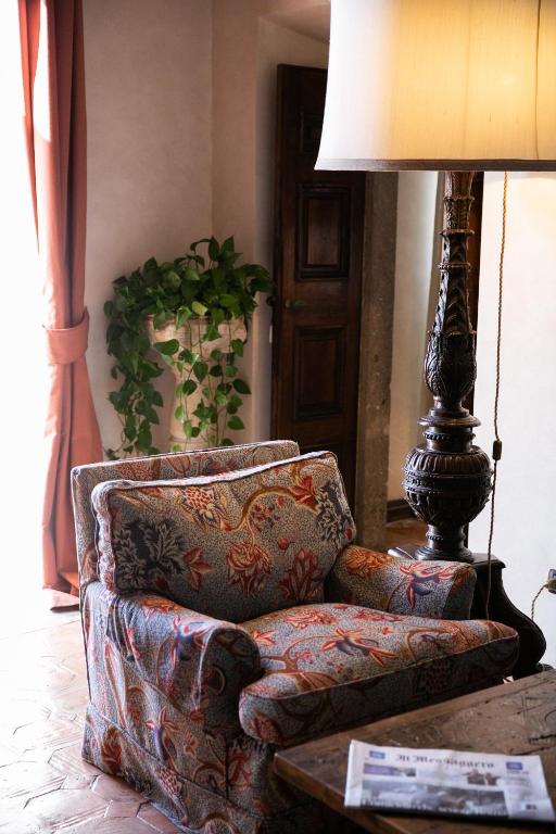 Posezení v ubytování La Posta Vecchia Hotel