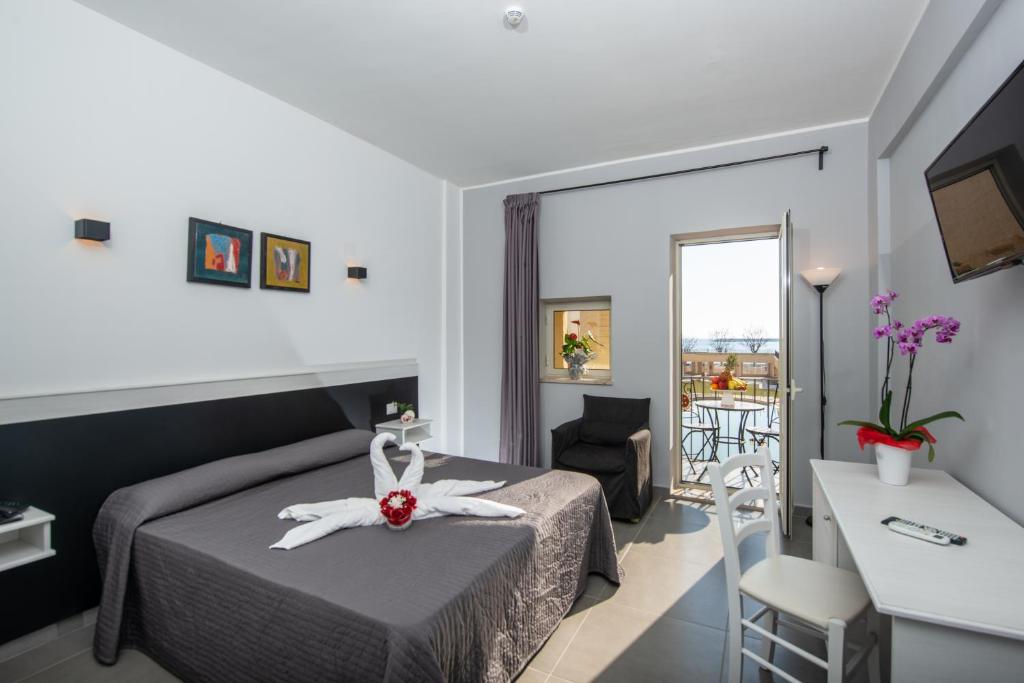 Telewizja i/lub zestaw kina domowego w obiekcie Hotel Hopps