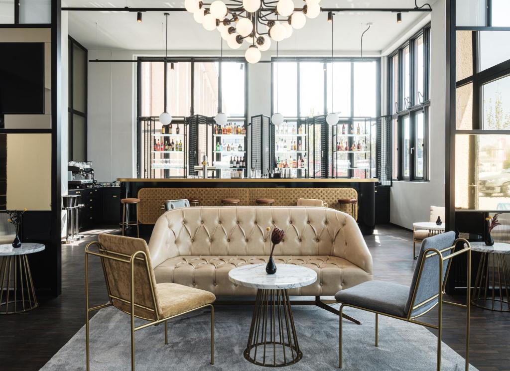 AMERON München Motorworld - Resim 9