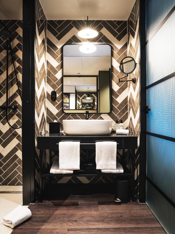 AMERON München Motorworld - 1