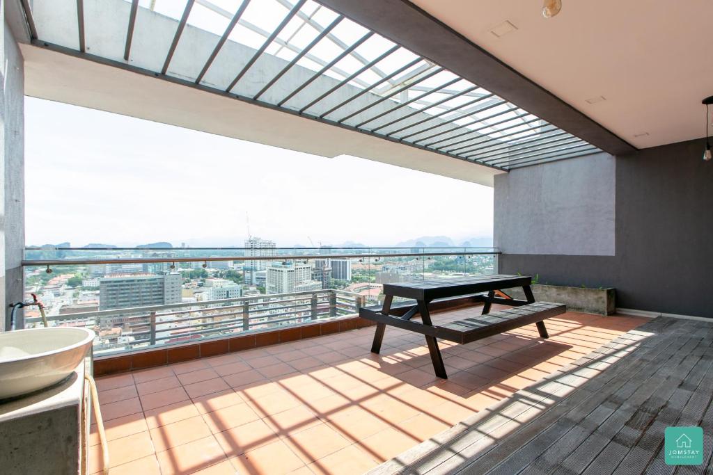 Balkón nebo terasa v ubytování Jomstay Octagon Duplex Penthouse Ipoh Town