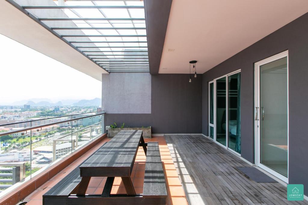 Balkón nebo terasa v ubytování Jomstay Octagon Duplex Penthouse Ipoh Town