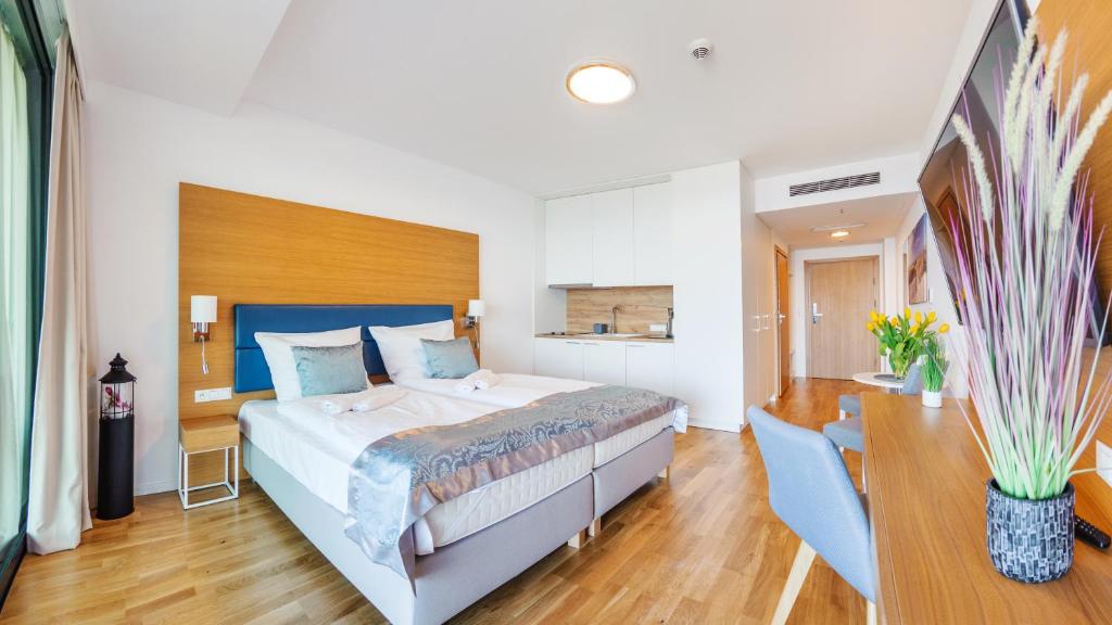 Seaside Kołobrzeg, Sun & Snow - 1