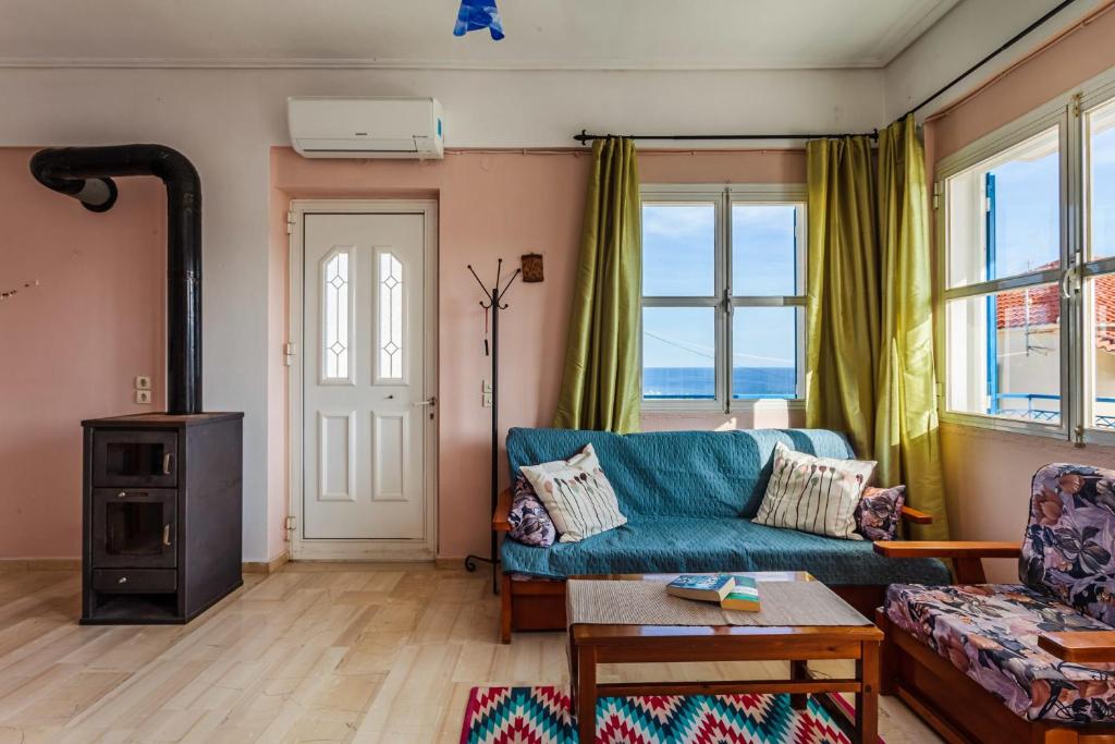 Posedenie v ubytovaní Koroni Seaview Retreats - Summer Escape Lodgings