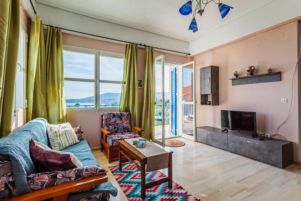 Posedenie v ubytovaní Koroni Seaview Retreats - Summer Escape Lodgings
